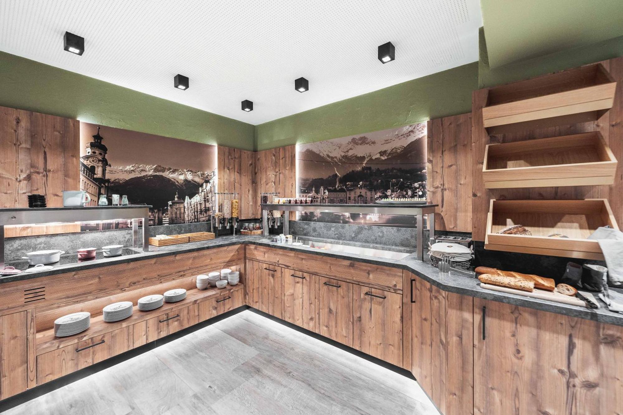 Binders Budget City-Mountain Hotel Innsbruck Exterior foto
